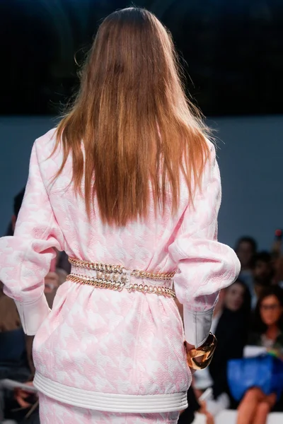 Look 14